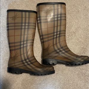 Burberry rainboot. Size 37.